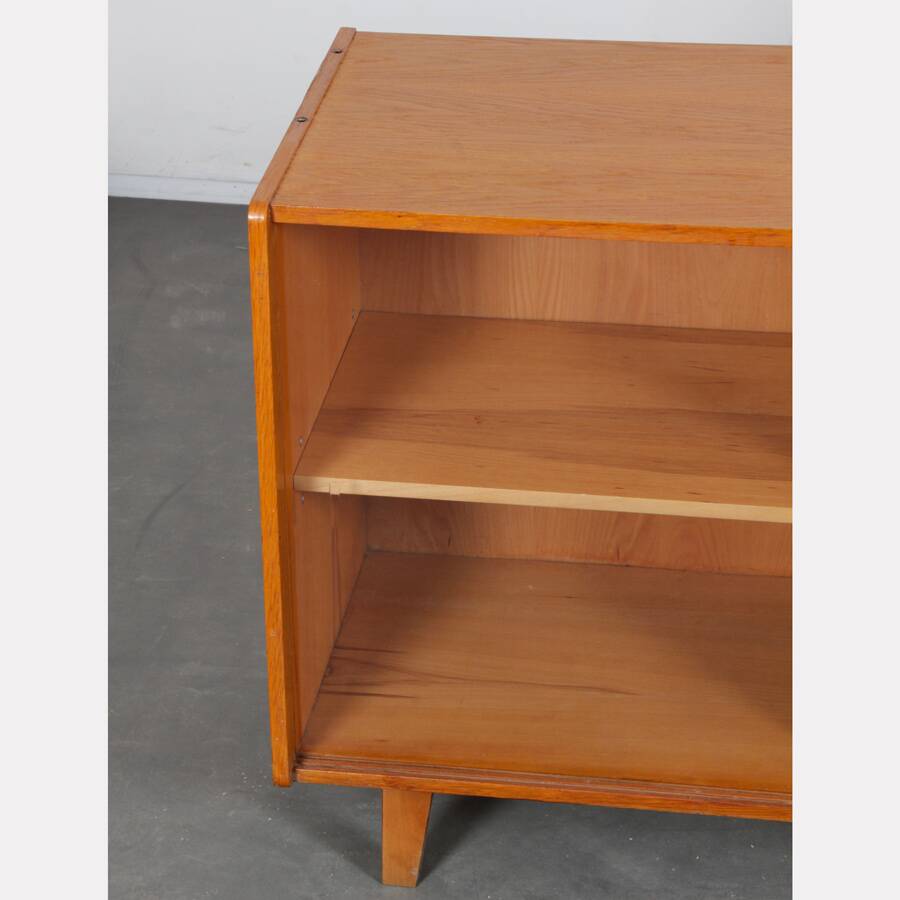 Commode en chêne dessinée par Jiri Jiroutek, modèle U-452, 1960