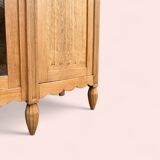 Armoire parisienne vitrée Art Déco asymétrique en chêne brut, 1930