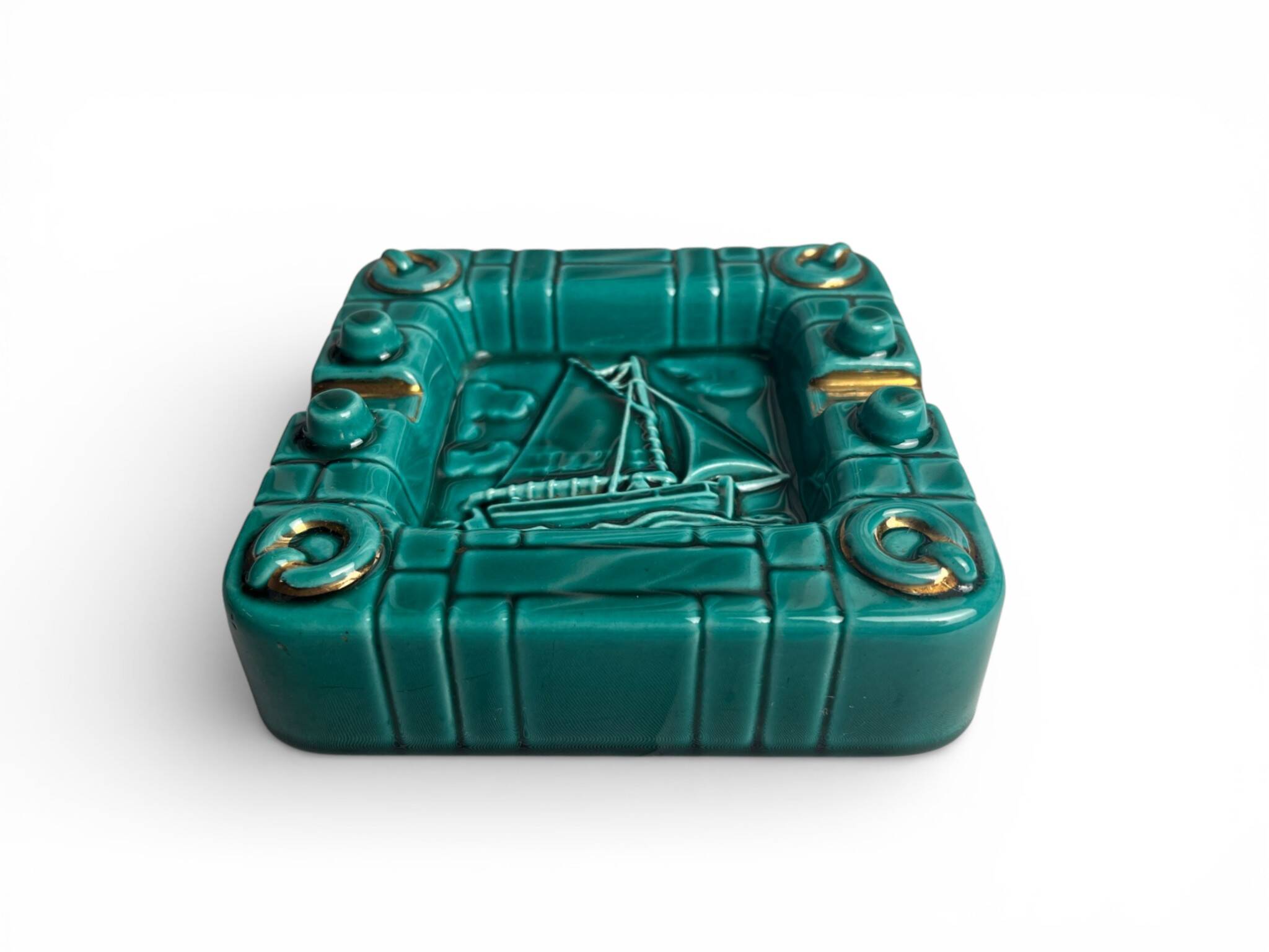 Vintage, ashtray and pocket tray decorated with a boat by Verceram from around 1950.