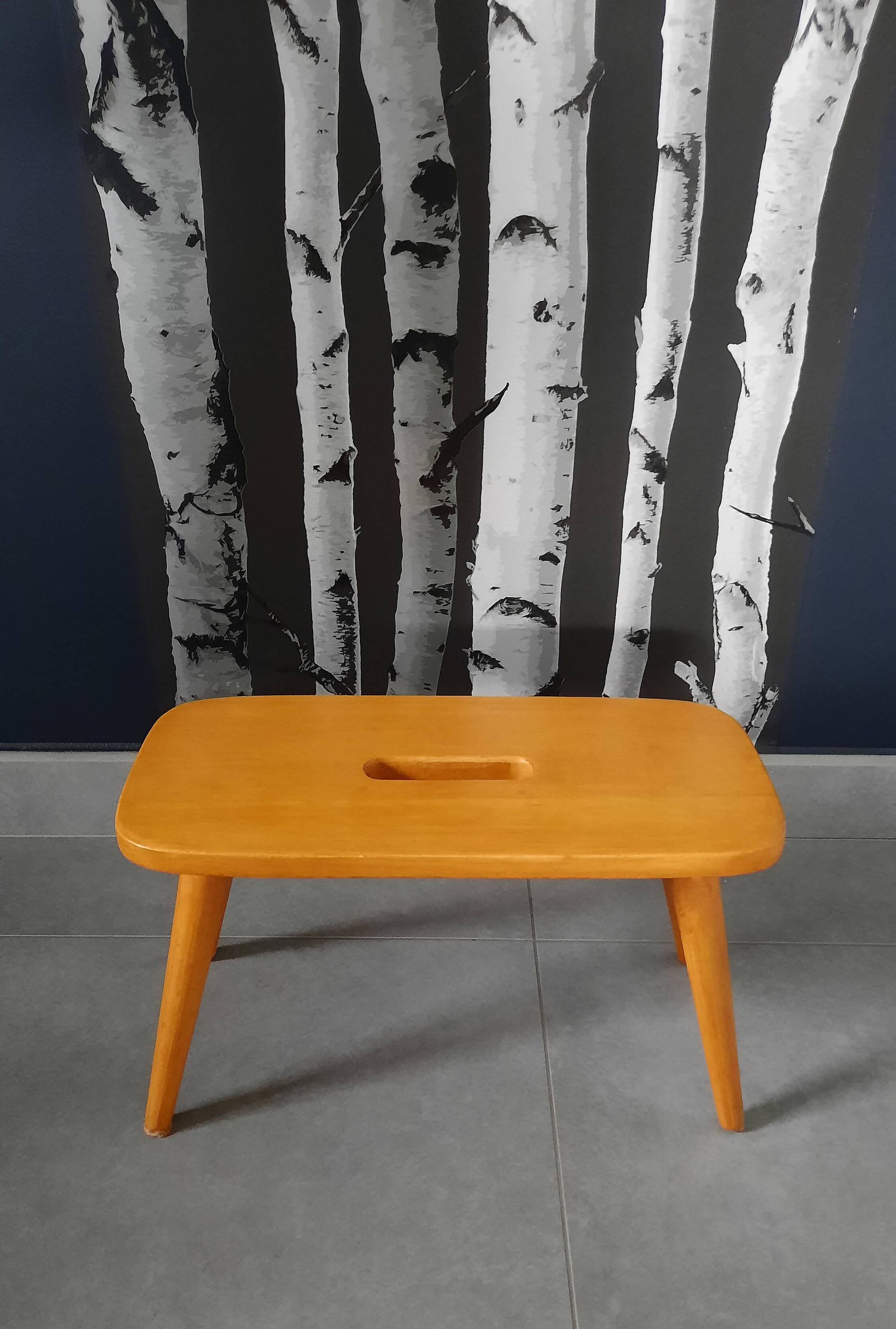 Mini stool with compass legs