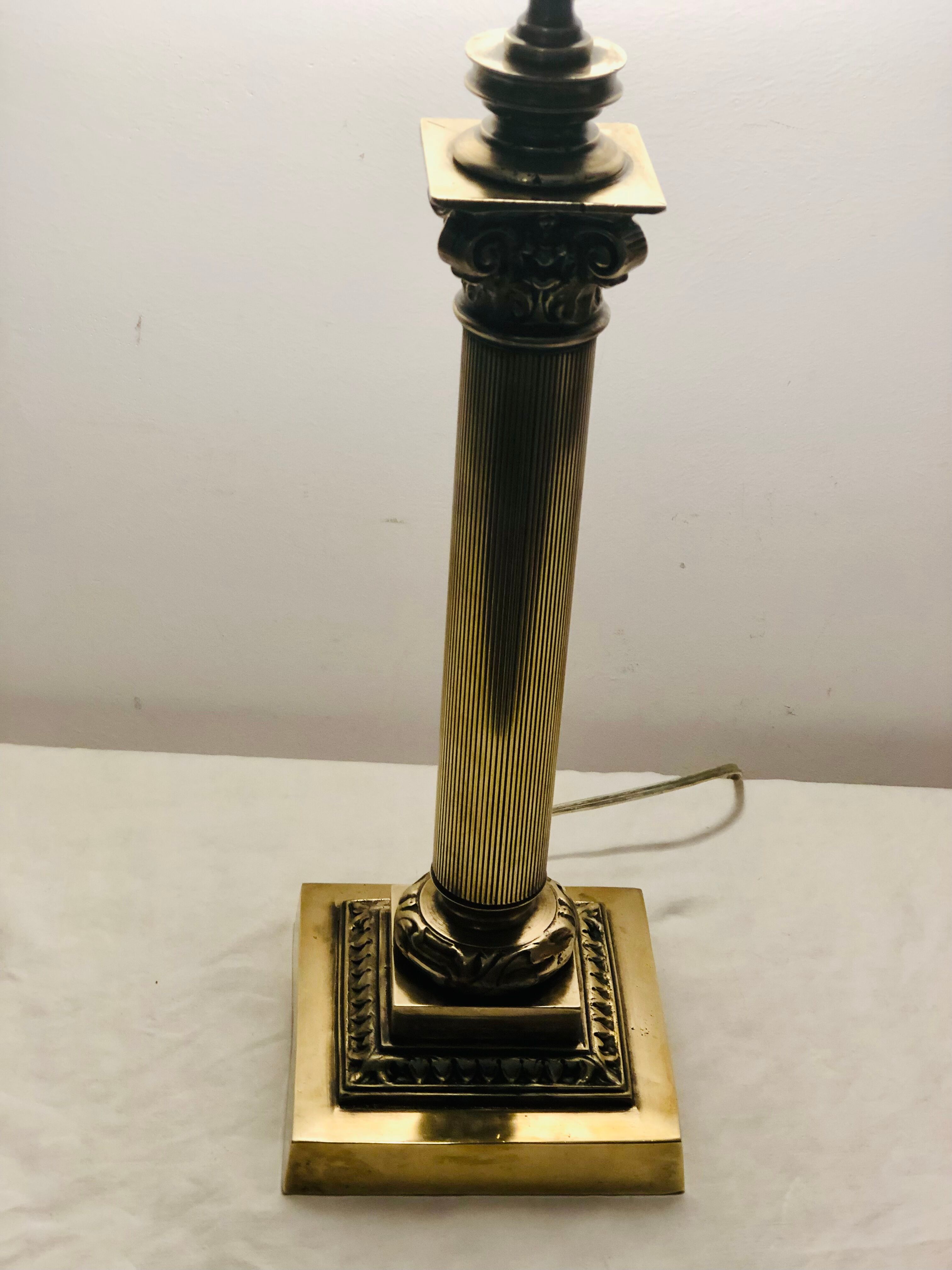 Pied de lampe ancien colonne en bronze