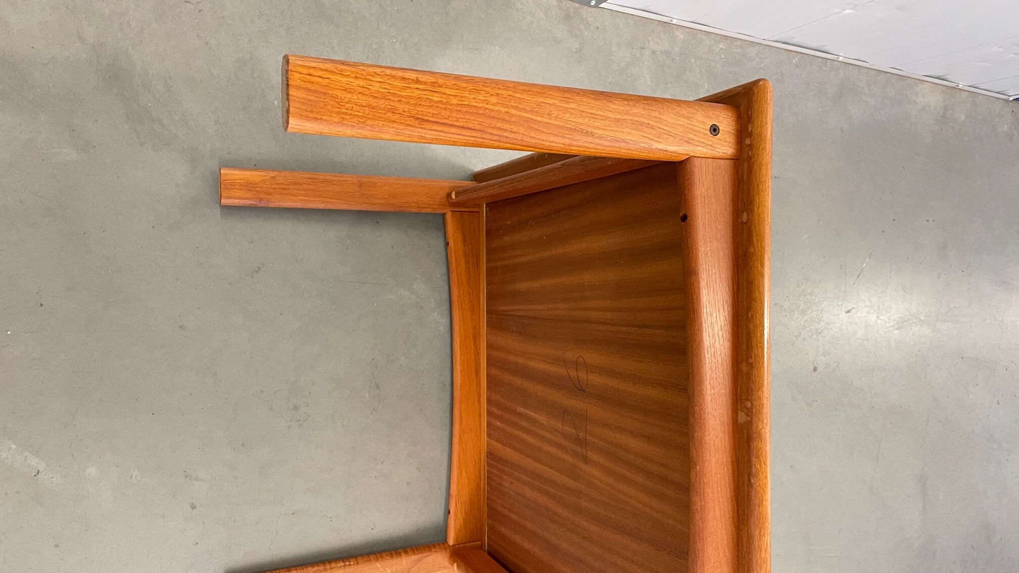 Table basse en teck des années 60