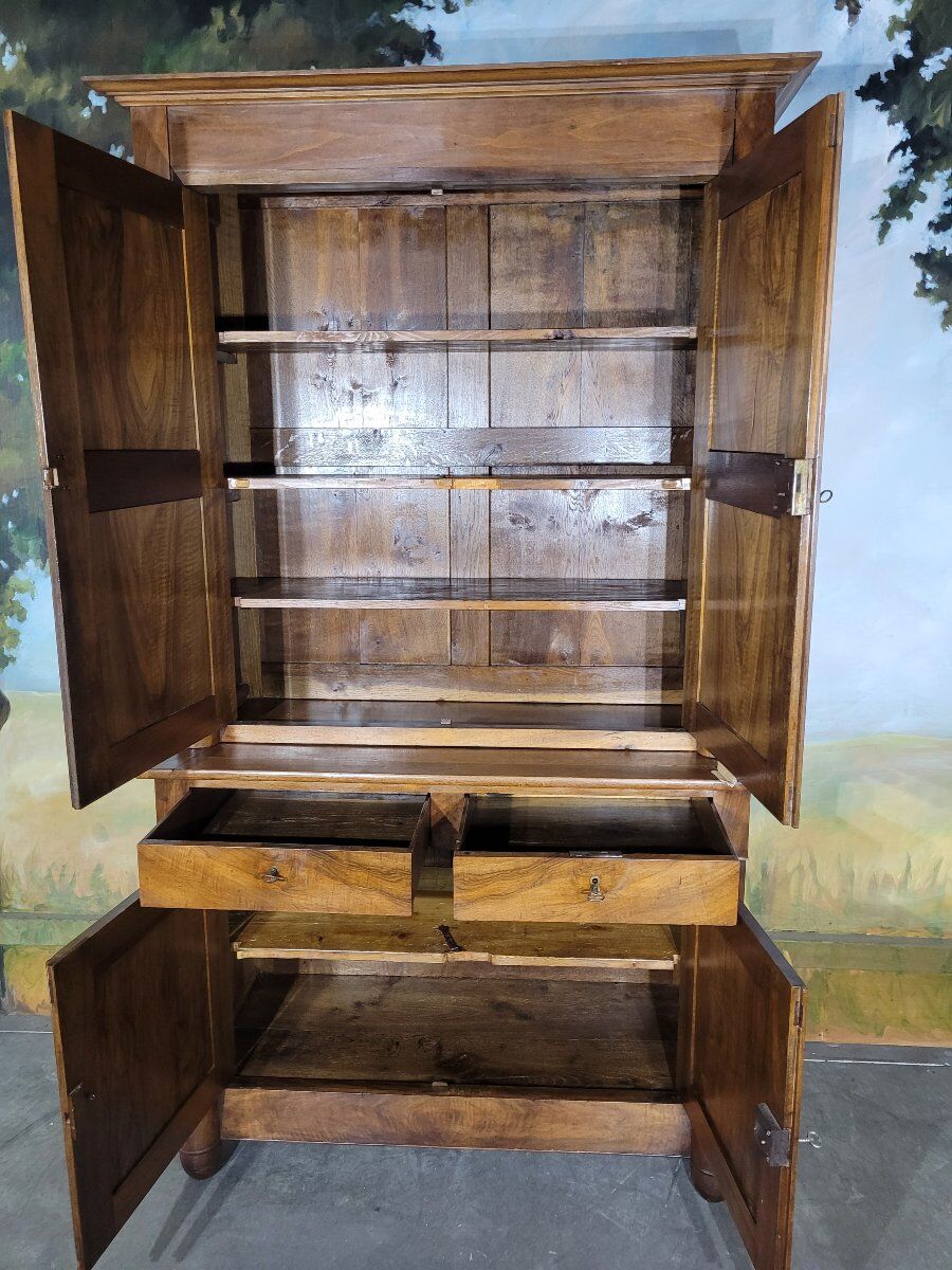Buffet deux corps Empire en noyer