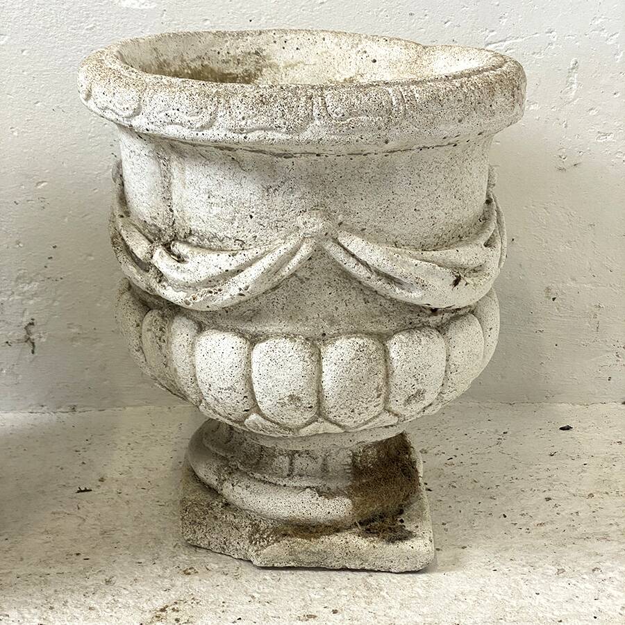 Pair of Medici vases in reconstituted stone