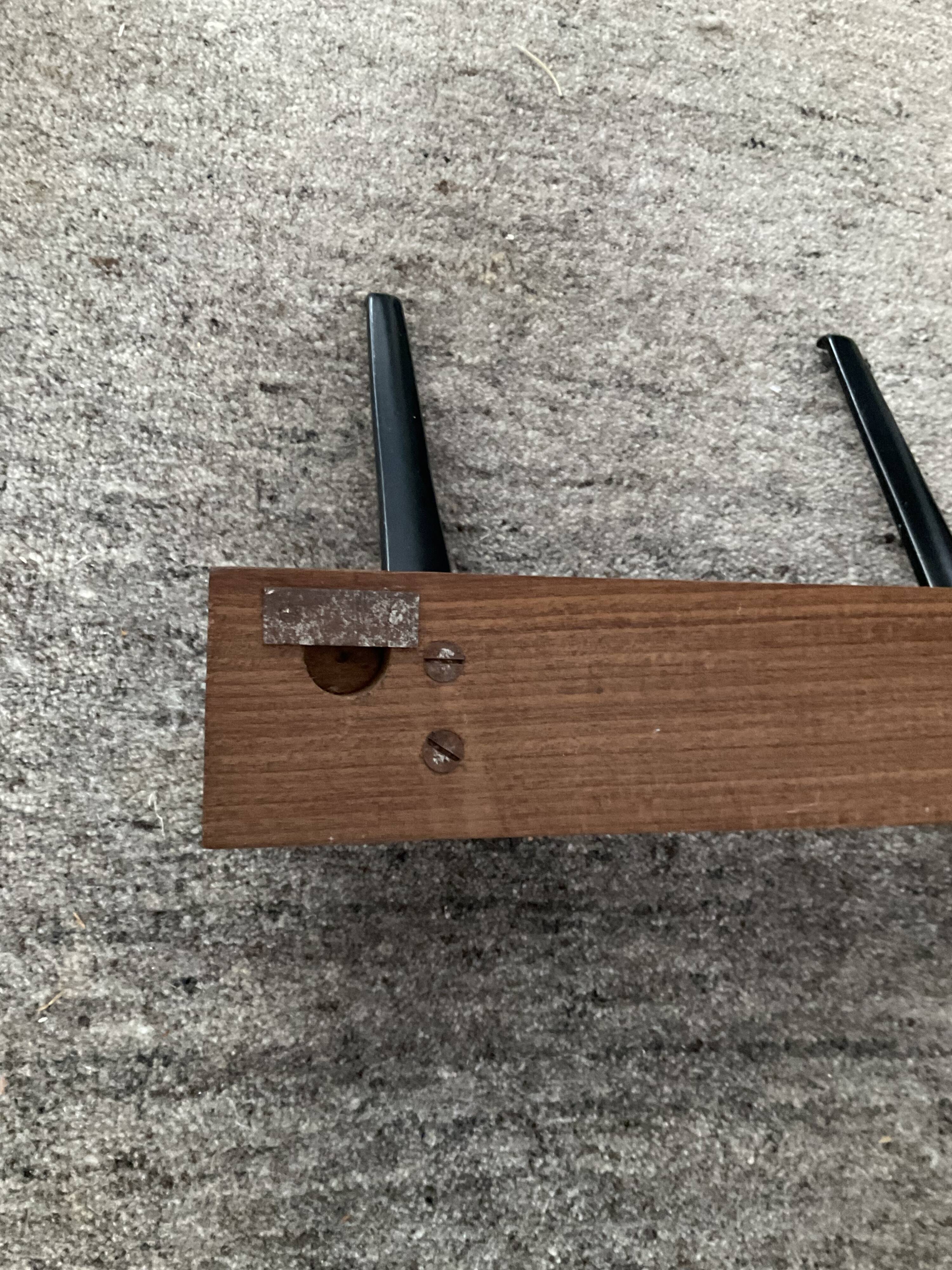 Porte manteau scandinave en teck et métal années 50-60