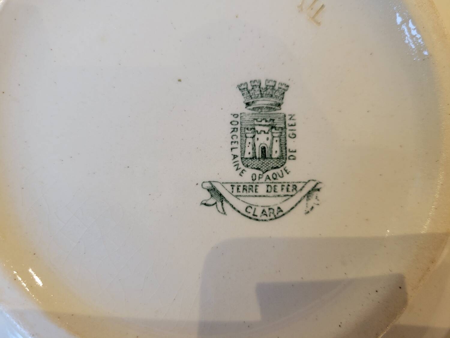 Clara model Terre de Fer plate