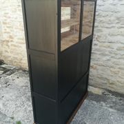 Meuble de métier a tiroirs et portes coulissante