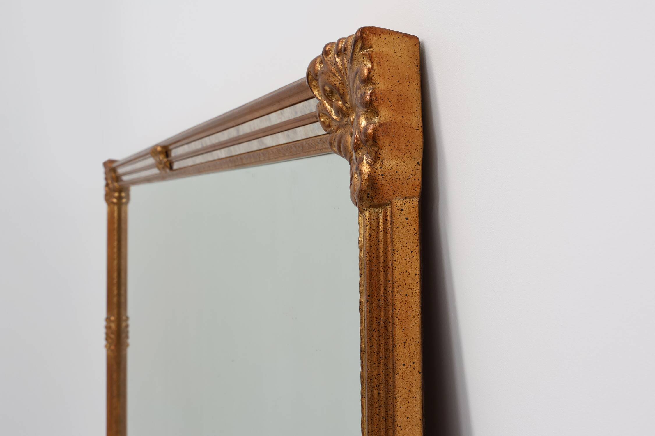 Large 20th century rectangle gilded Deknudt mirror in Baroque style, Belgiu