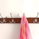 Wall hook with 4 hooks