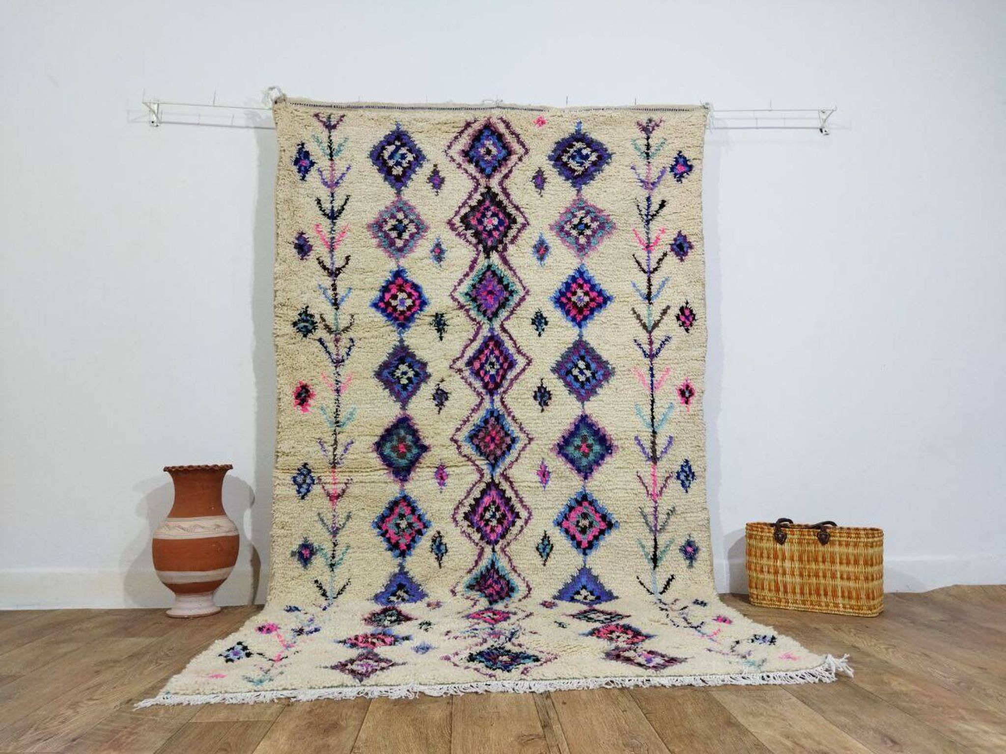 Handmade moroccan berber rug 217 x 117 cm