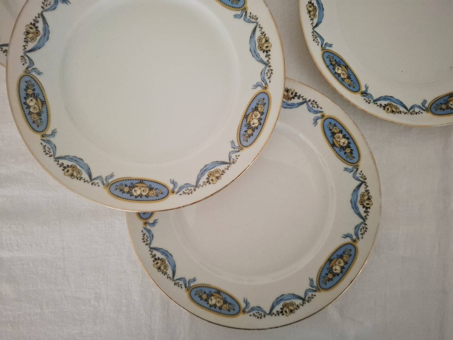 Assiettes à Dessert en Porcelaine de Limoges