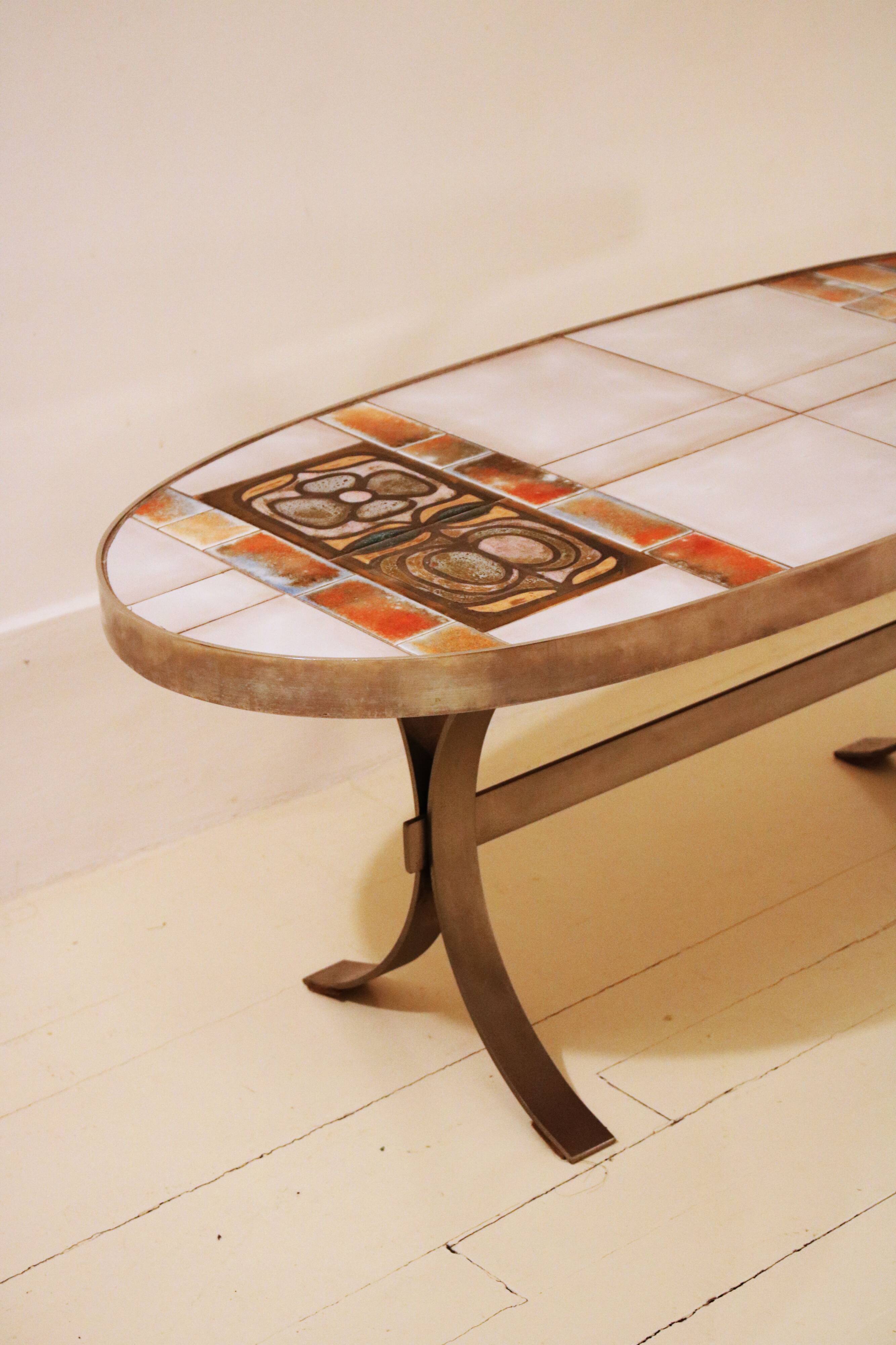 Oval coffee table in ceramic and metal – 1970s