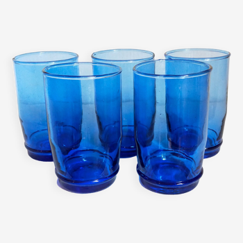 Cinq verres de verrier en verre soufflé vintages