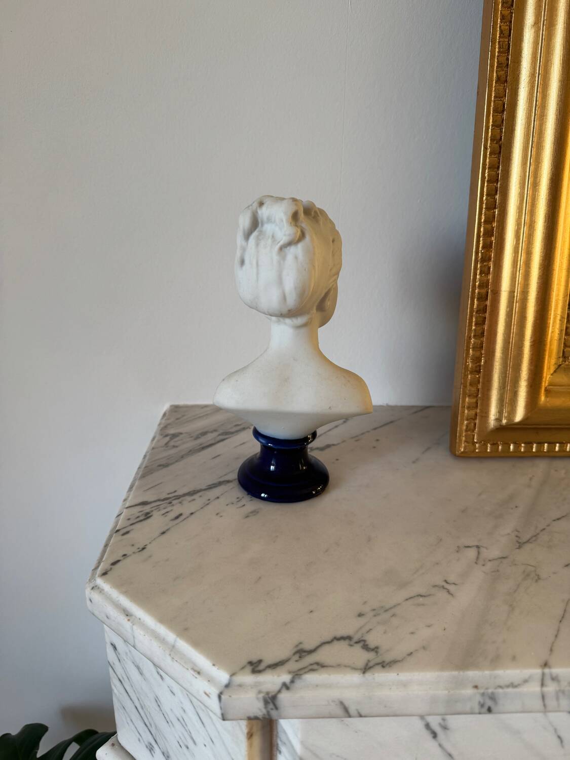 Louise porcelain bust