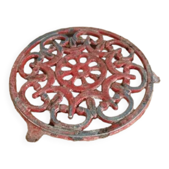 Trivet in cast iron metal aluminum patinated red