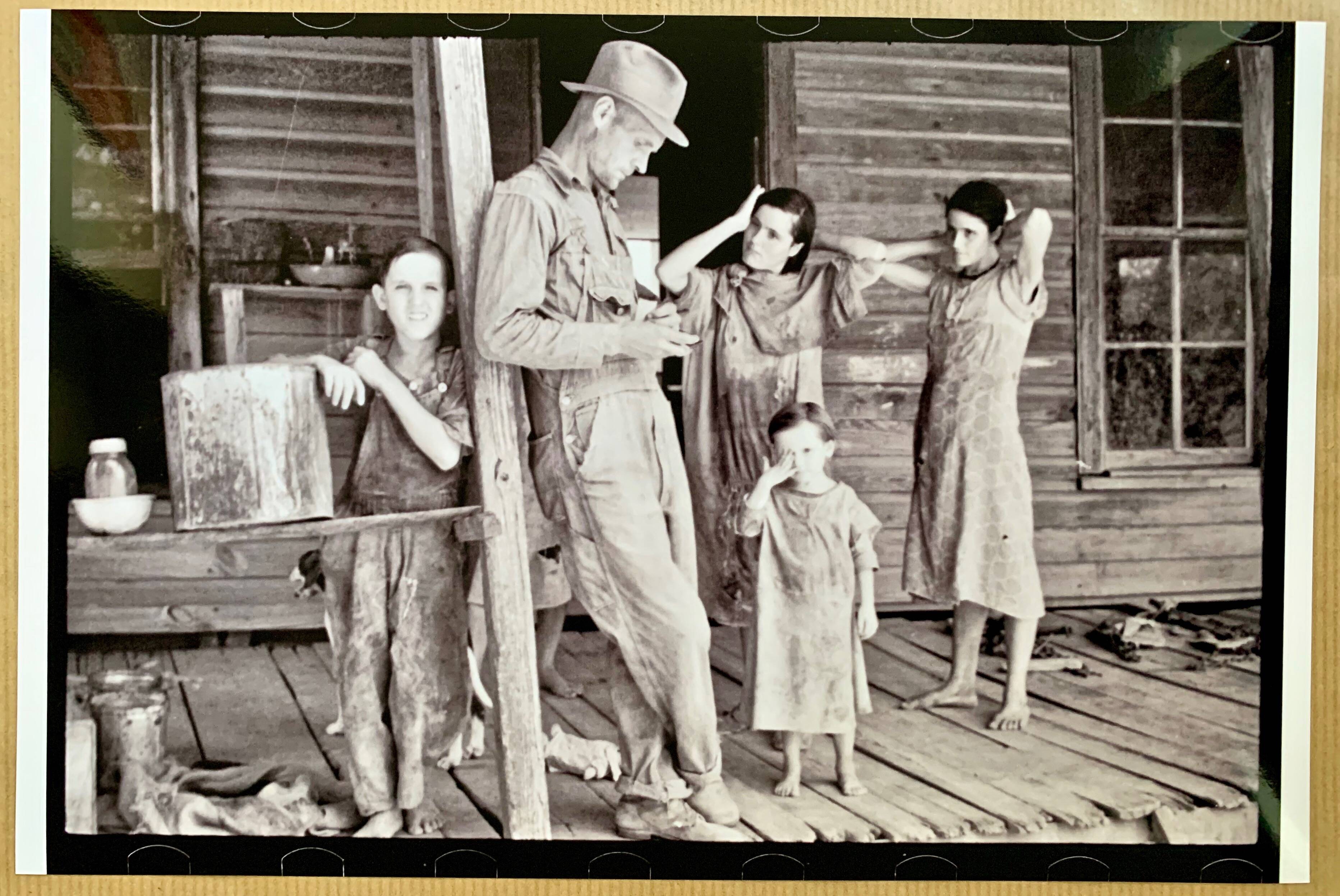 📸 Fine Art Photograph by Walker Evans – Sharecropper Children, Alabama (1936)