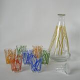 Ensemble coloré design composé de 7 verres à liqueur et d'une carafe seventies années 70