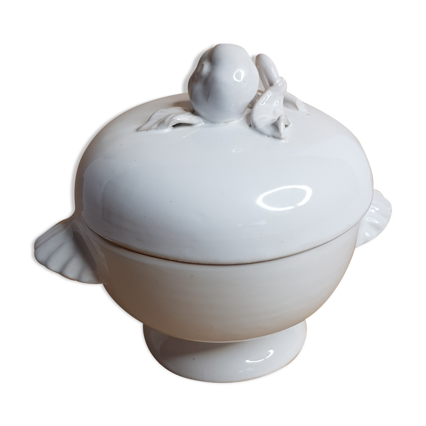 White enamelled ceramic candy box