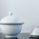 Ensemble de table vintage en porcelaine blanche