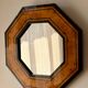 Miroir octogonal en loupe d’orme par Jean-Claude Mahey
