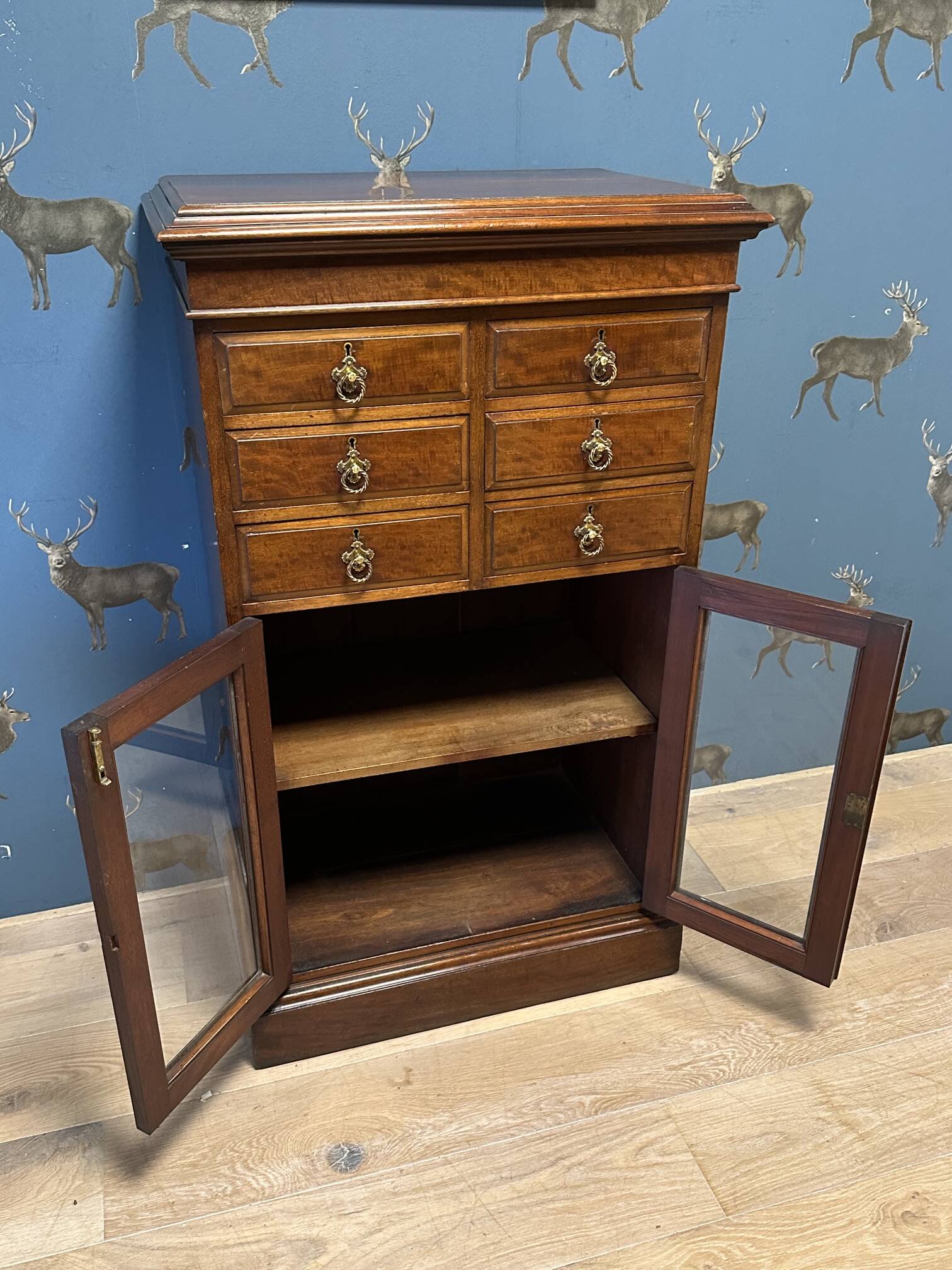 Cabinet de musique anglais