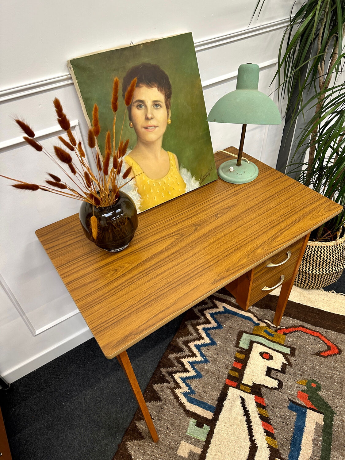 Desk formica compass legs