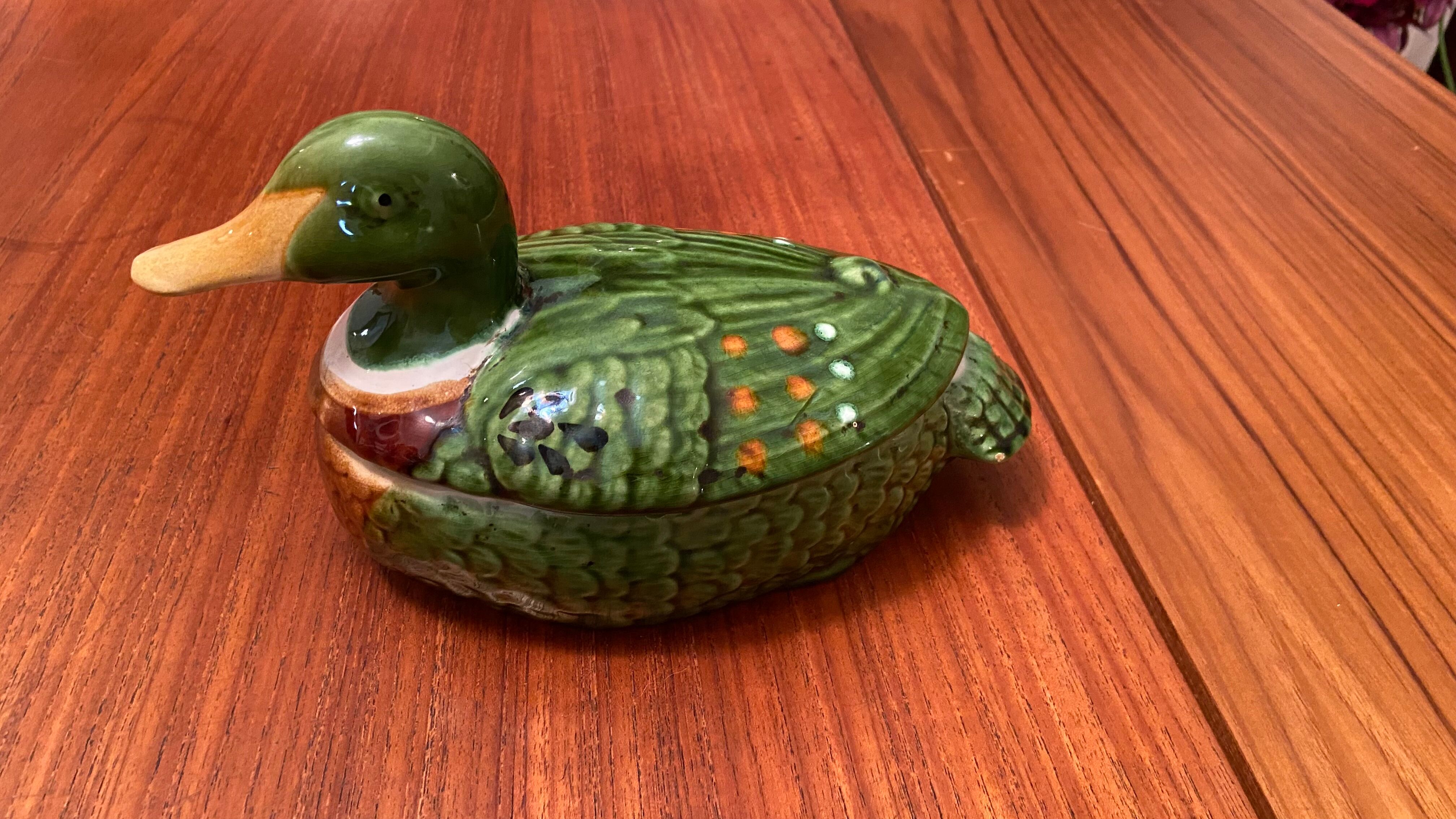 Duck box in slip