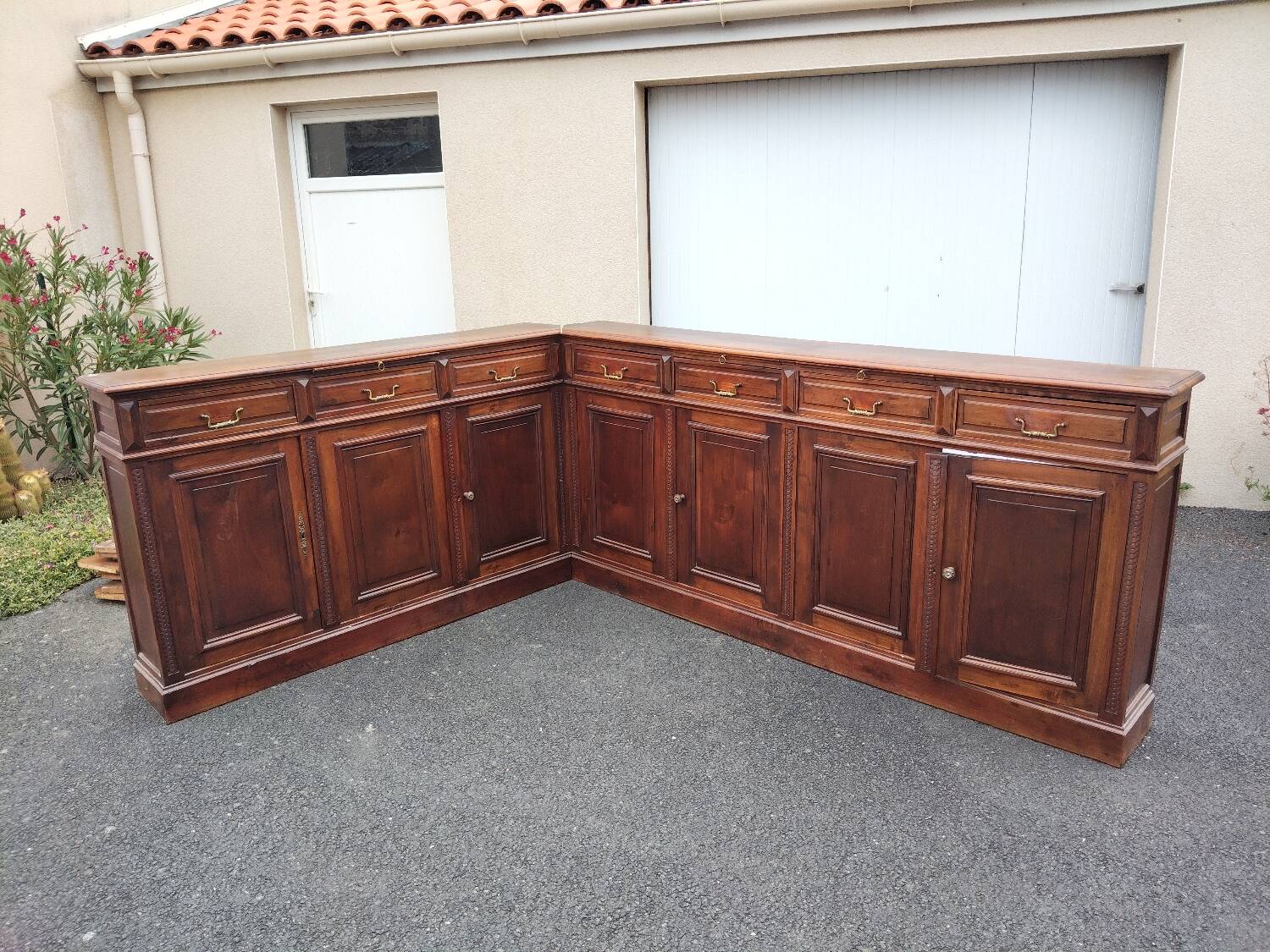 Low library workbench