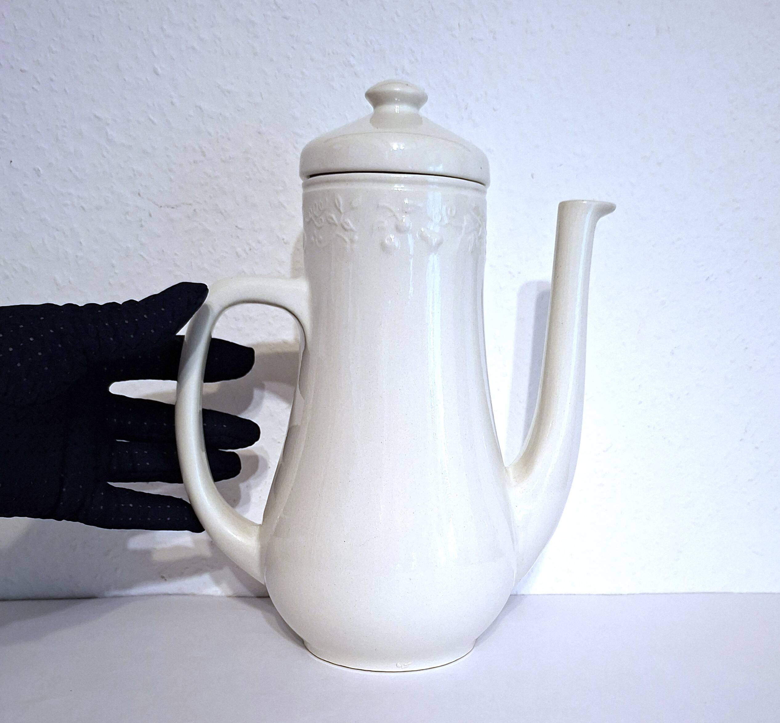 White ceramic coffee pot from Sarreguemines.