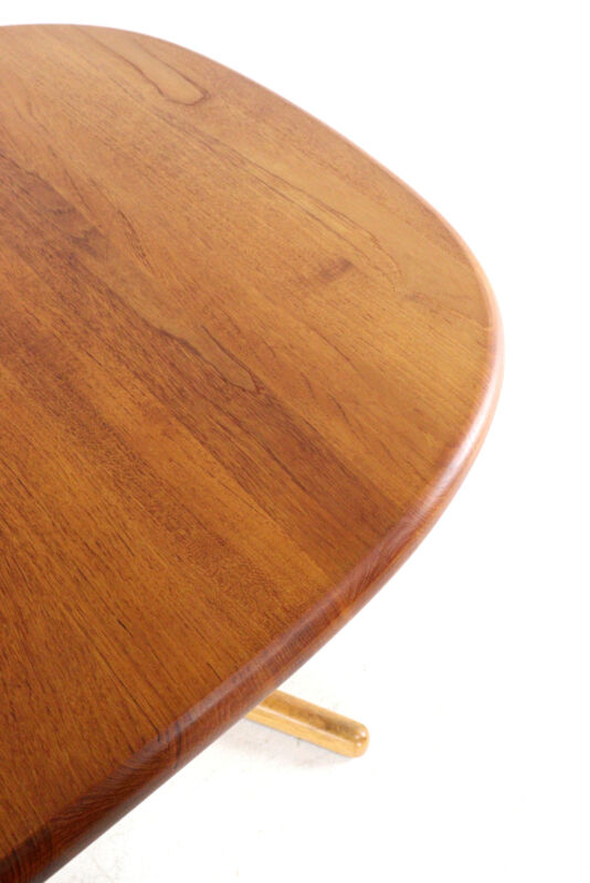 Glostrup oval 2x extendable dining table - massive teak - danish design