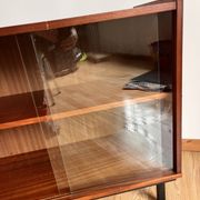 Meuble vitrine moderniste