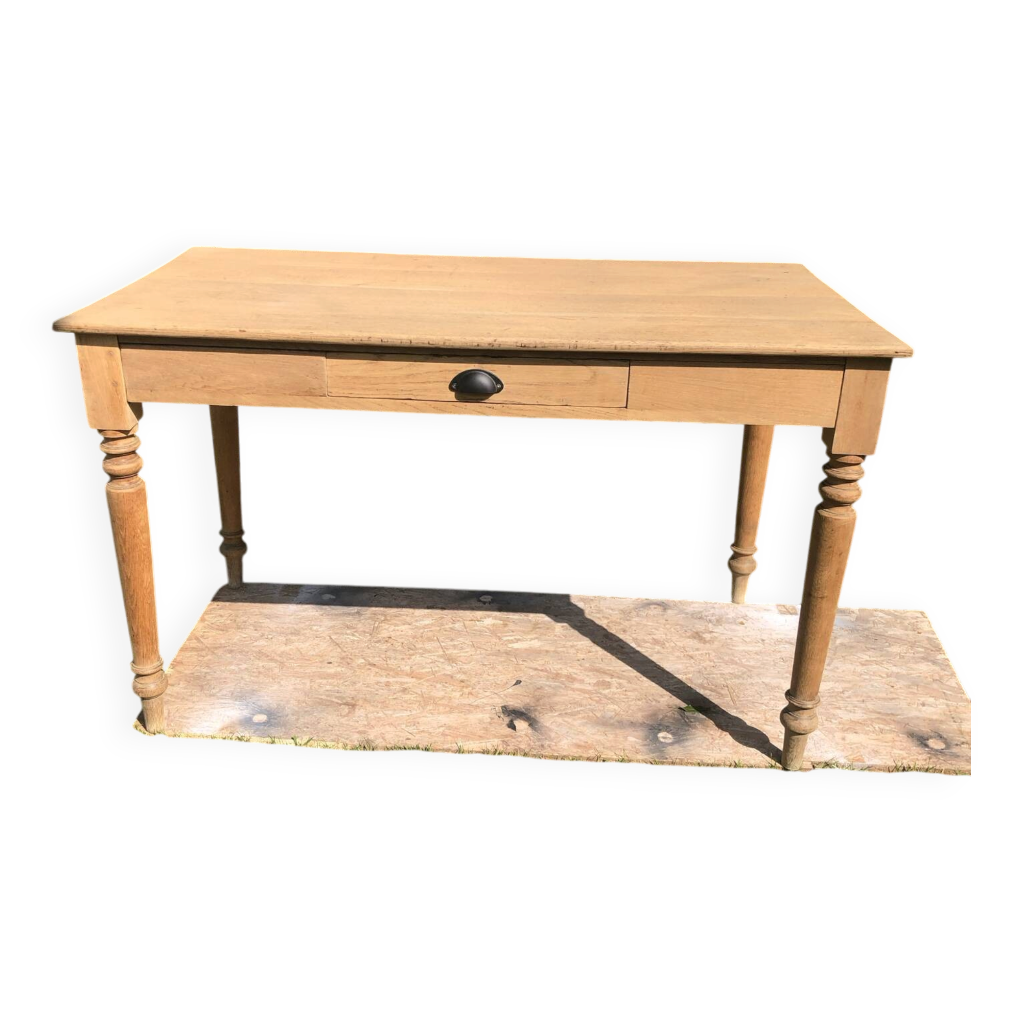 Desk table