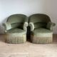 fauteuils crapaud vert sauge et frange doré