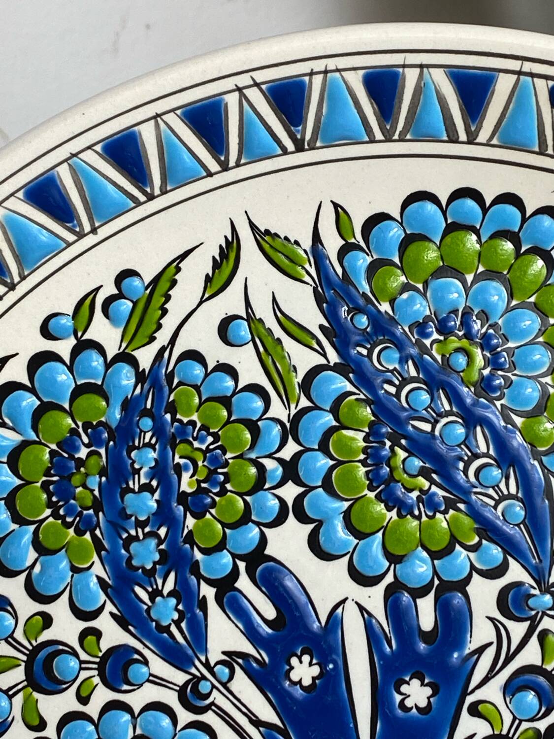 Assiette en majolique, Rodos