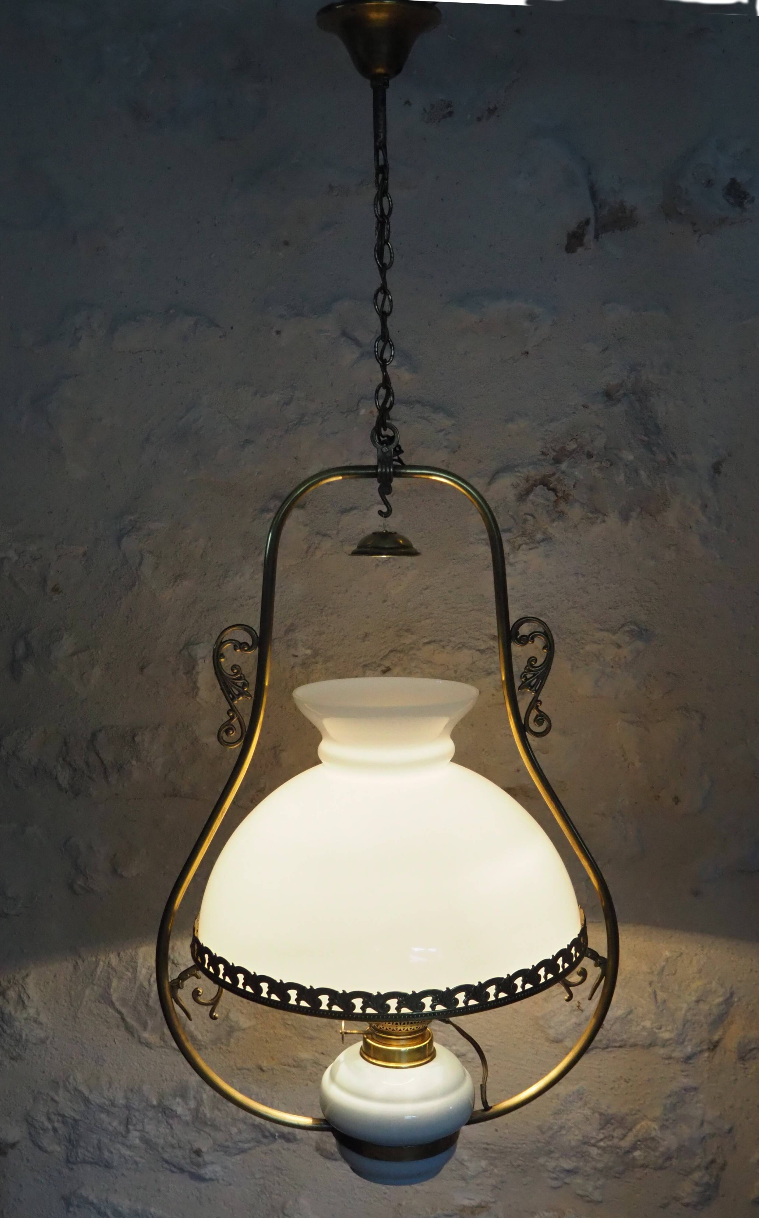 Old suspension in opaline, earthenware and brass - kerosene lamp