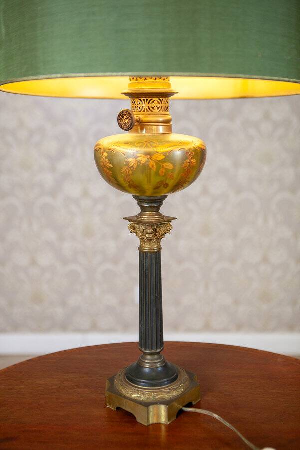 Vintage Pair of Table Lamps in a Classical Style with Decorative Bases and