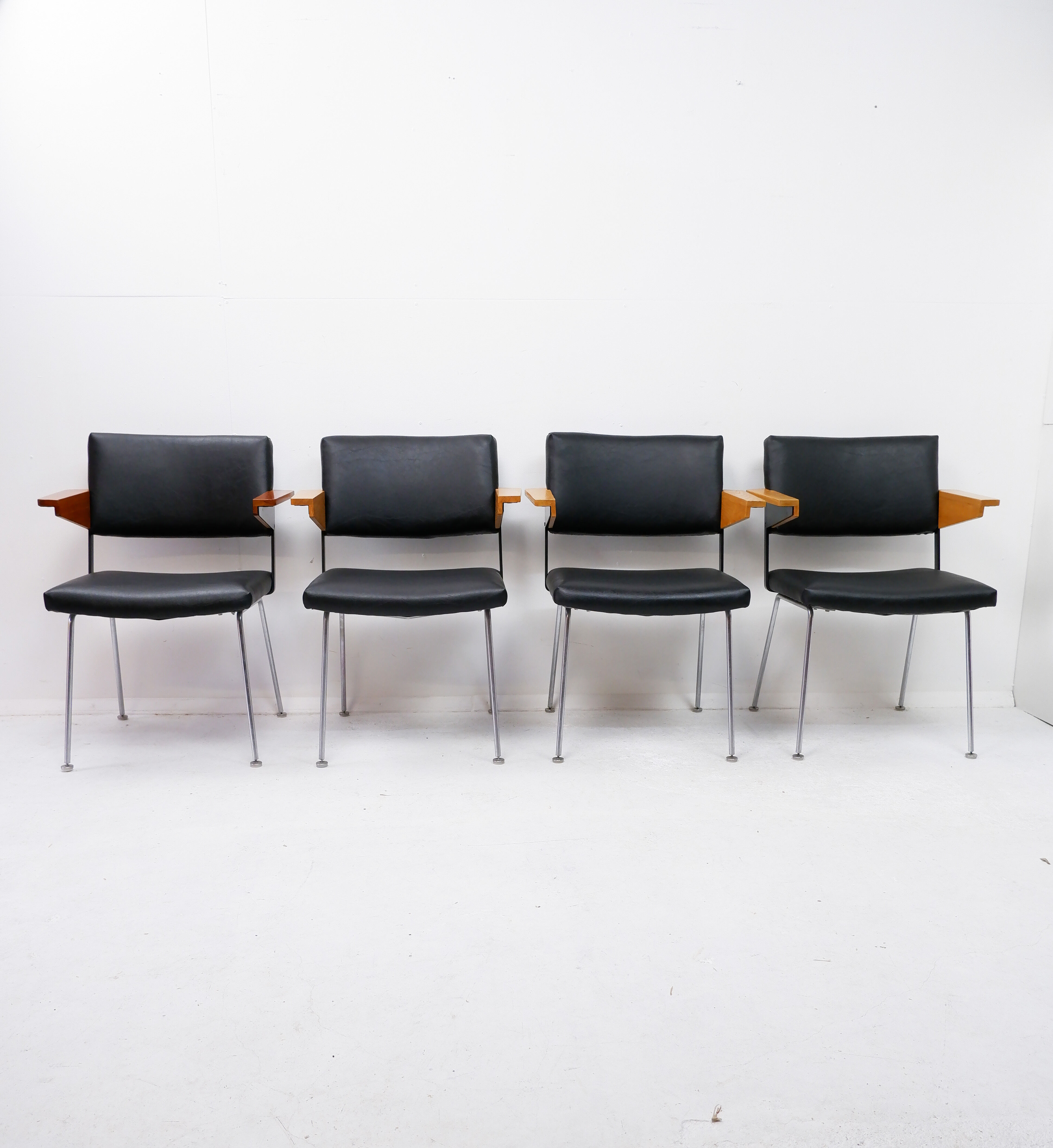 Ensemble de 4 fauteuils par A. Cordemeyer pour Gispen, années 1960