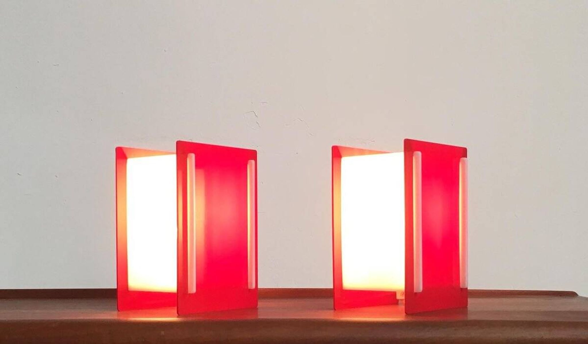 Lampes de table acryliques du milieu du siecle, ensemble de 2