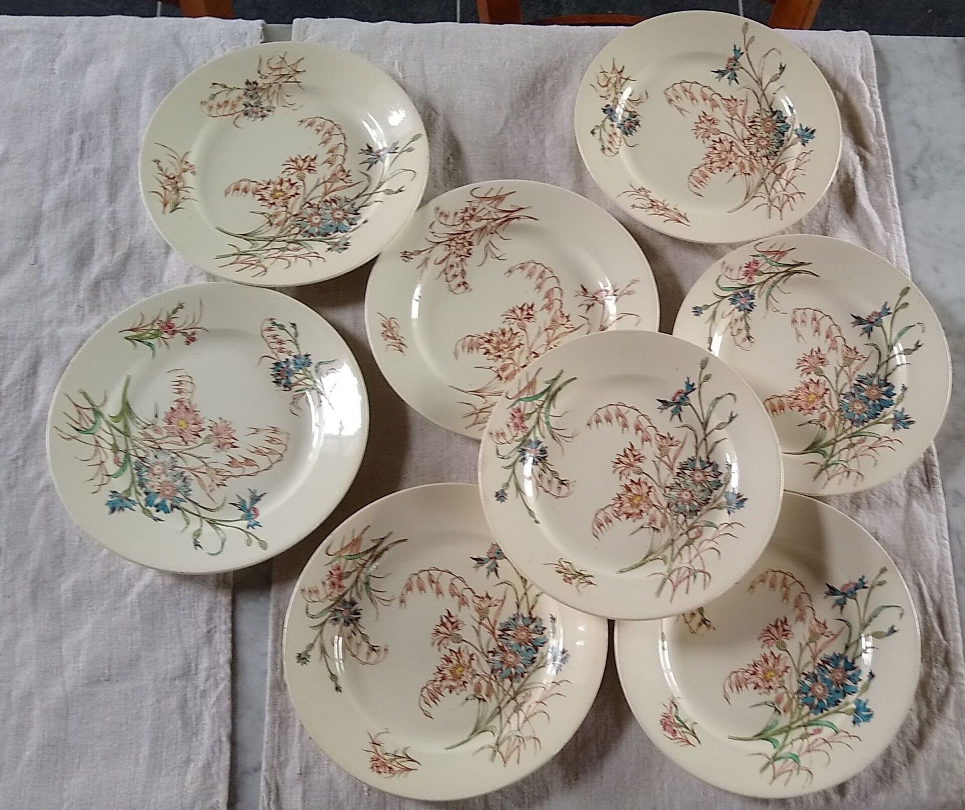 8 flat flowery plates country décor Lunéville Cornflower