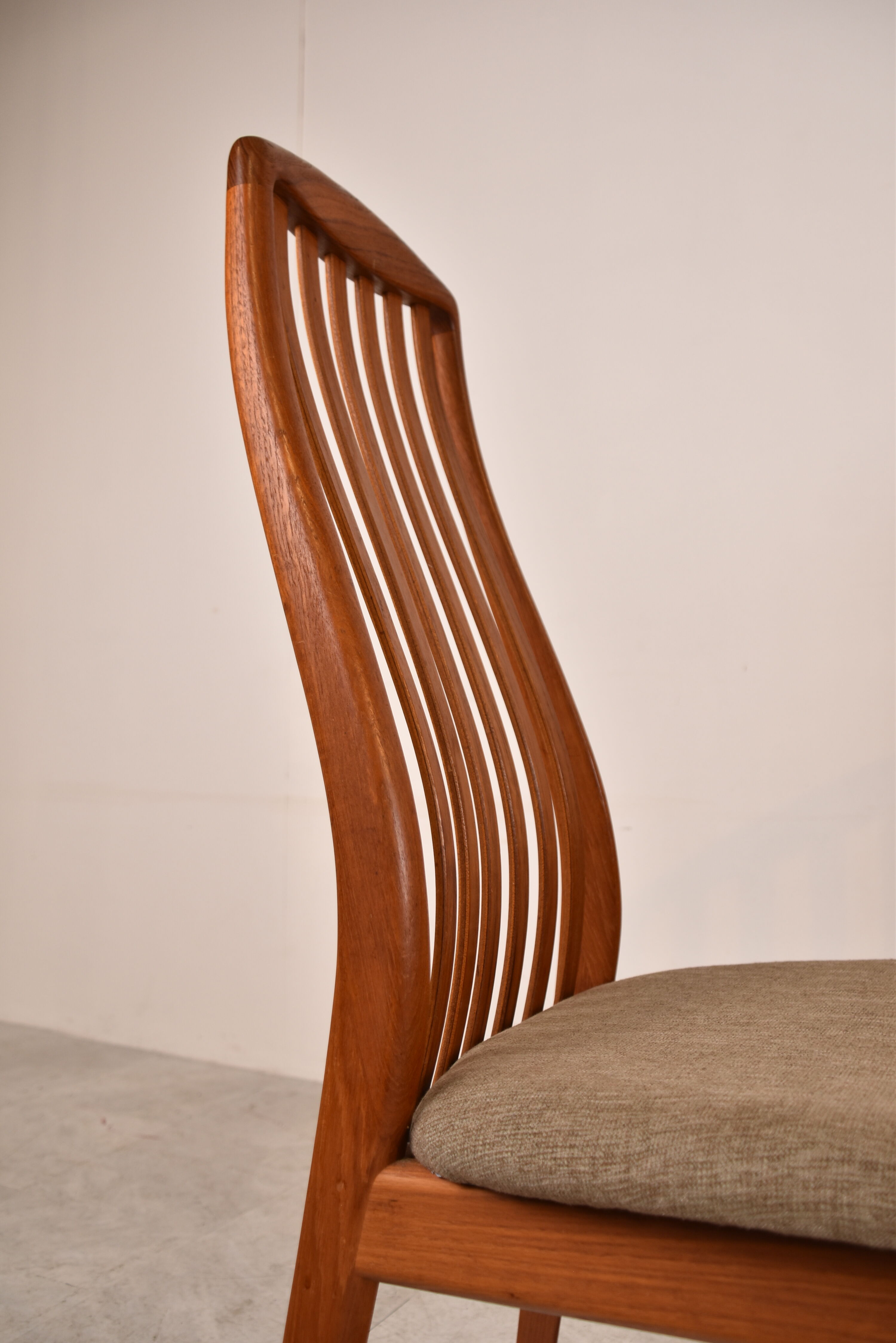 Set of 6 dining chairs, model EVA by Niels Kofoed, Denmark