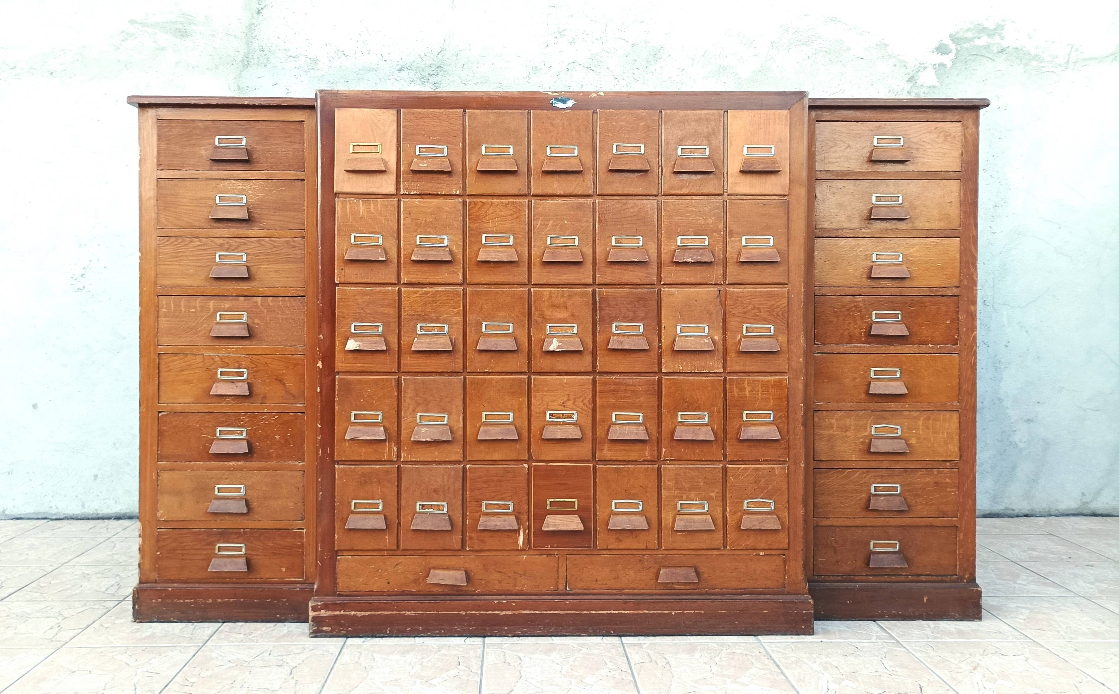 Meuble d'apothicaire de métier en sapin 53 tiroirs