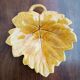 Petit plat ou vide poche 22 cm en barbotine forme de feuille Sarreguemine