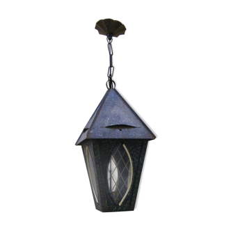 Outdoor lantern