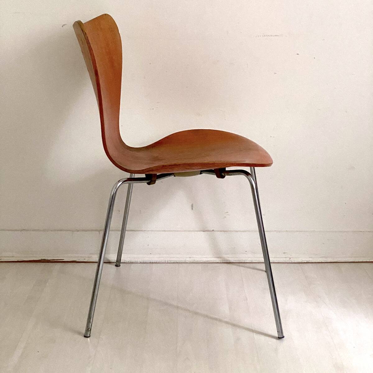 Chaise Butterfly de Arne Jacobsen édition Fritz Hansen