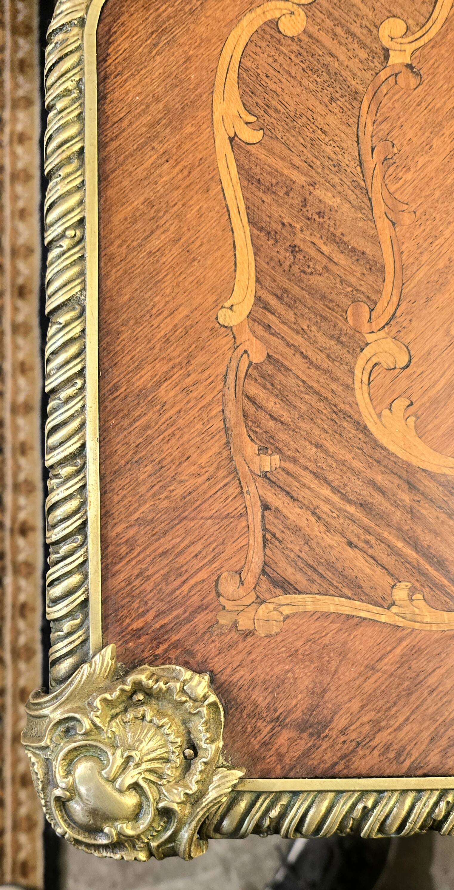 Louis XV style flat desk in marquetry - 20th century work