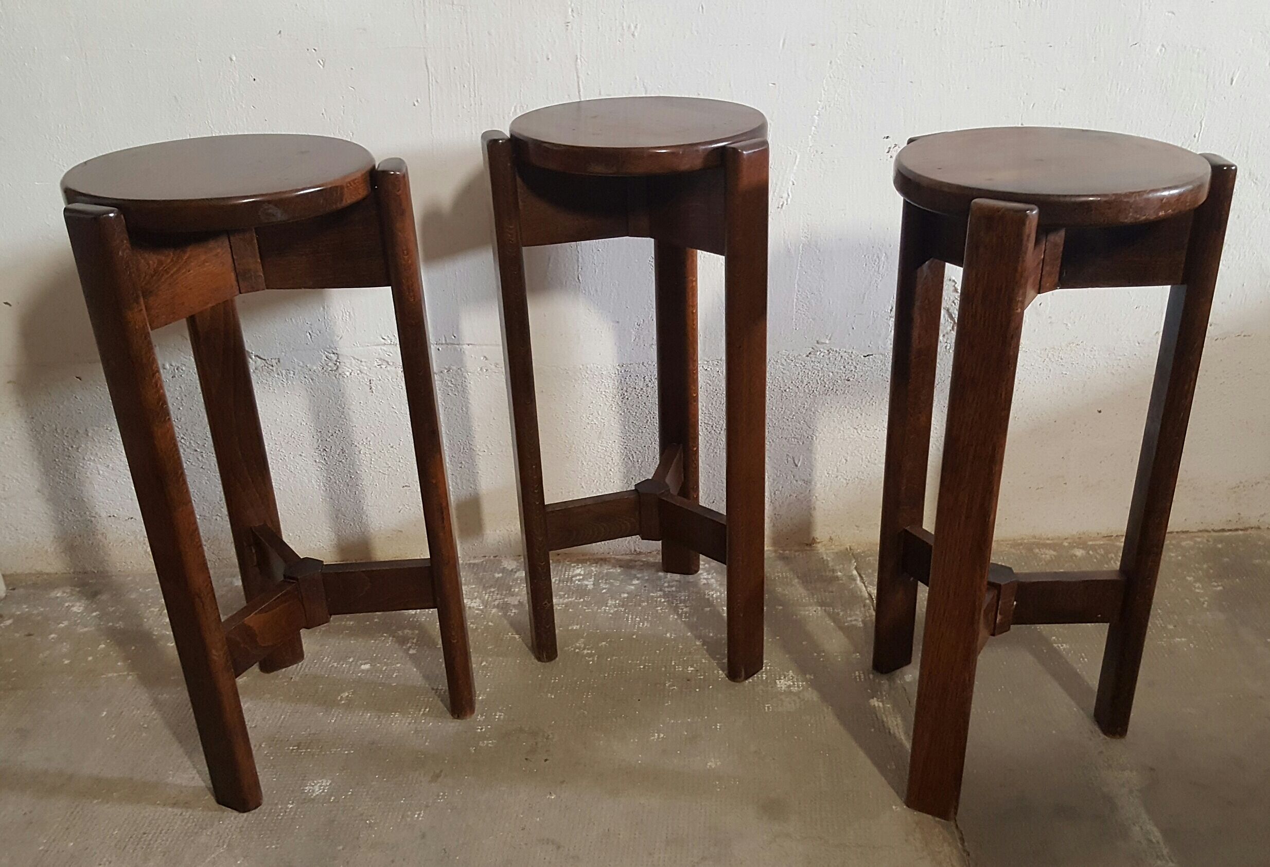 3 bar stools tripod
