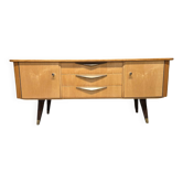 Enfilade basse vintage années 50/60 – poignées sculpturales & pieds co