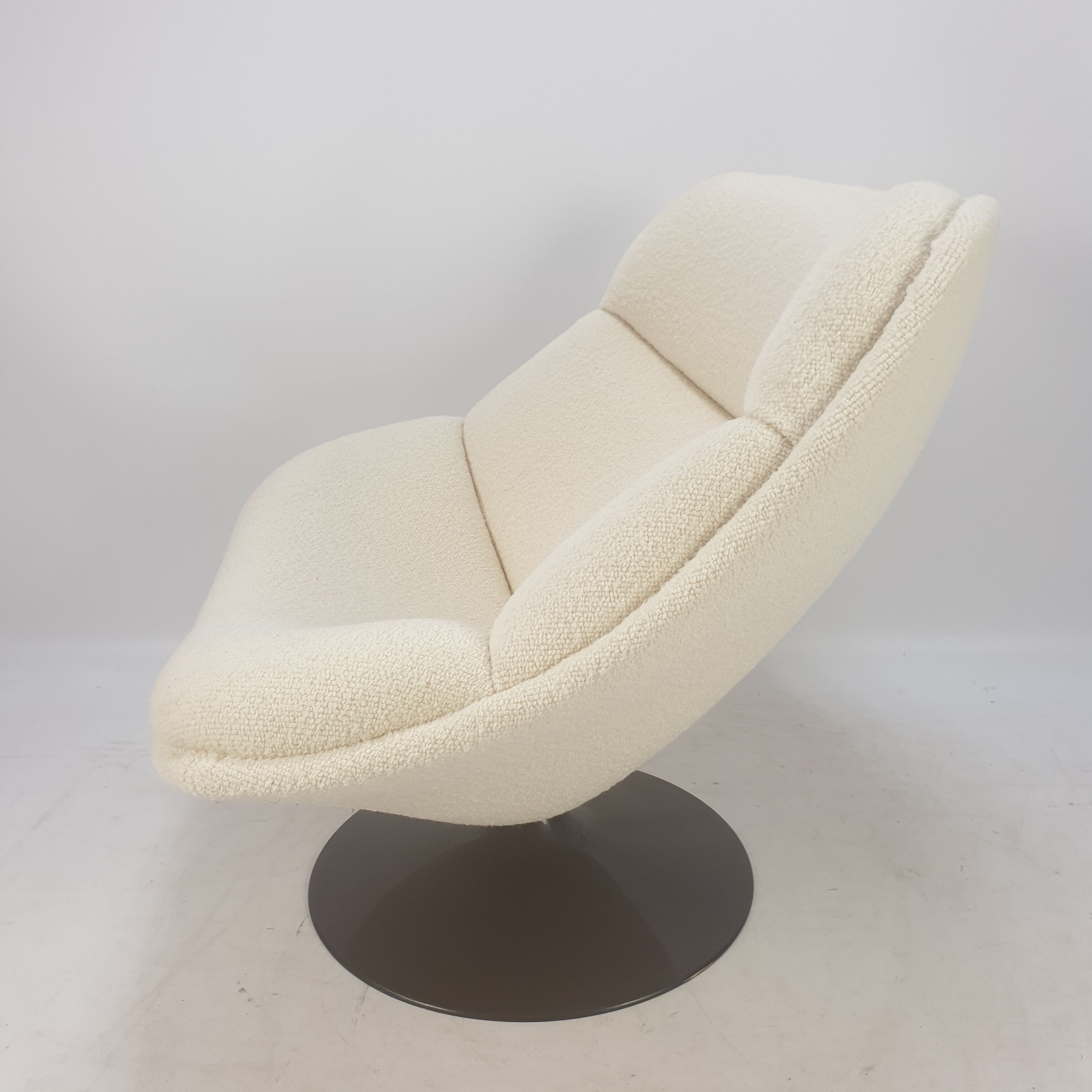 Model F557 Oyster lounge chair by Pierre Paulin for Artifort, 1960s