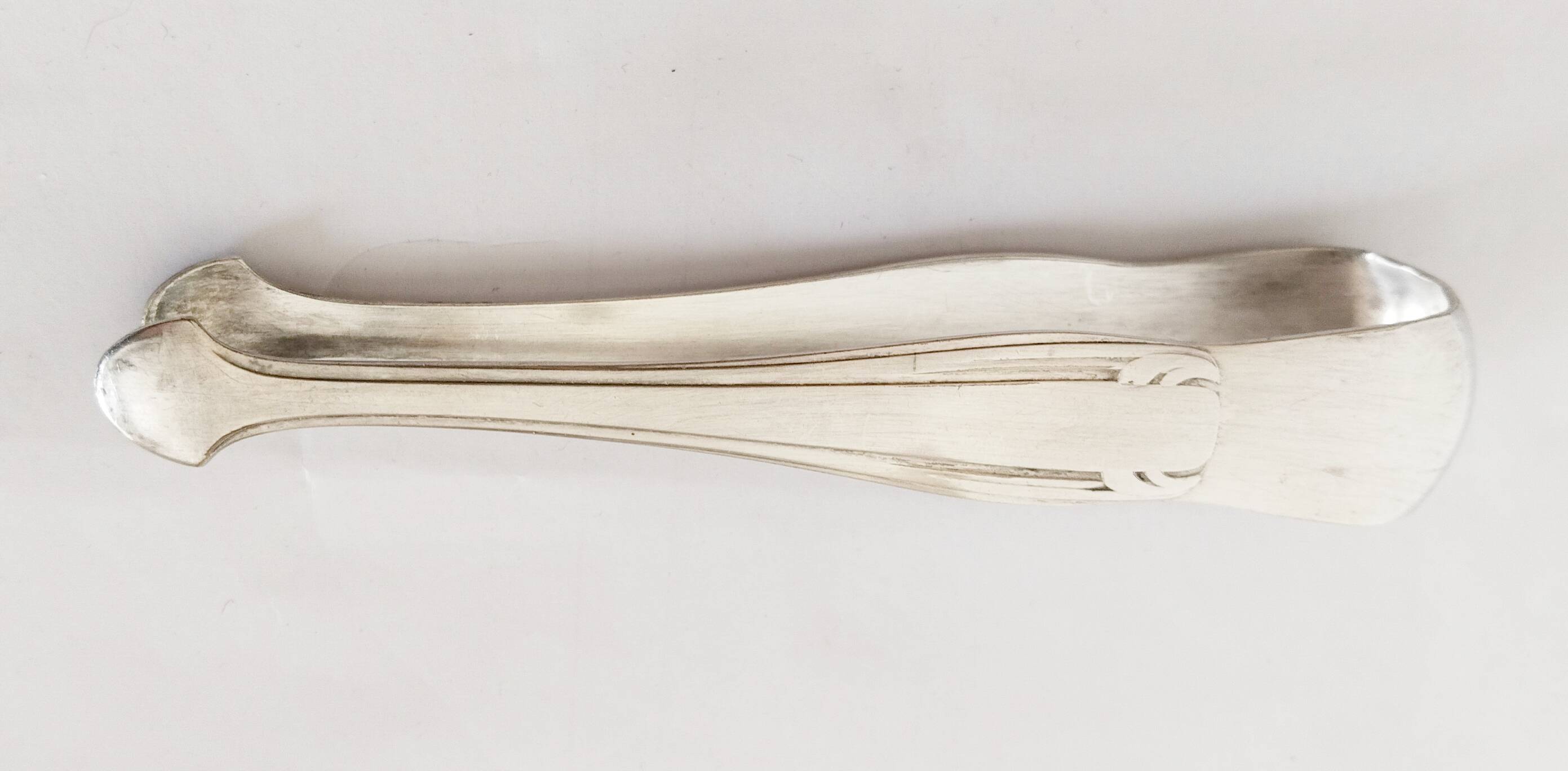 Silver-plated metal sugar or ice cube tongs (ref 5)