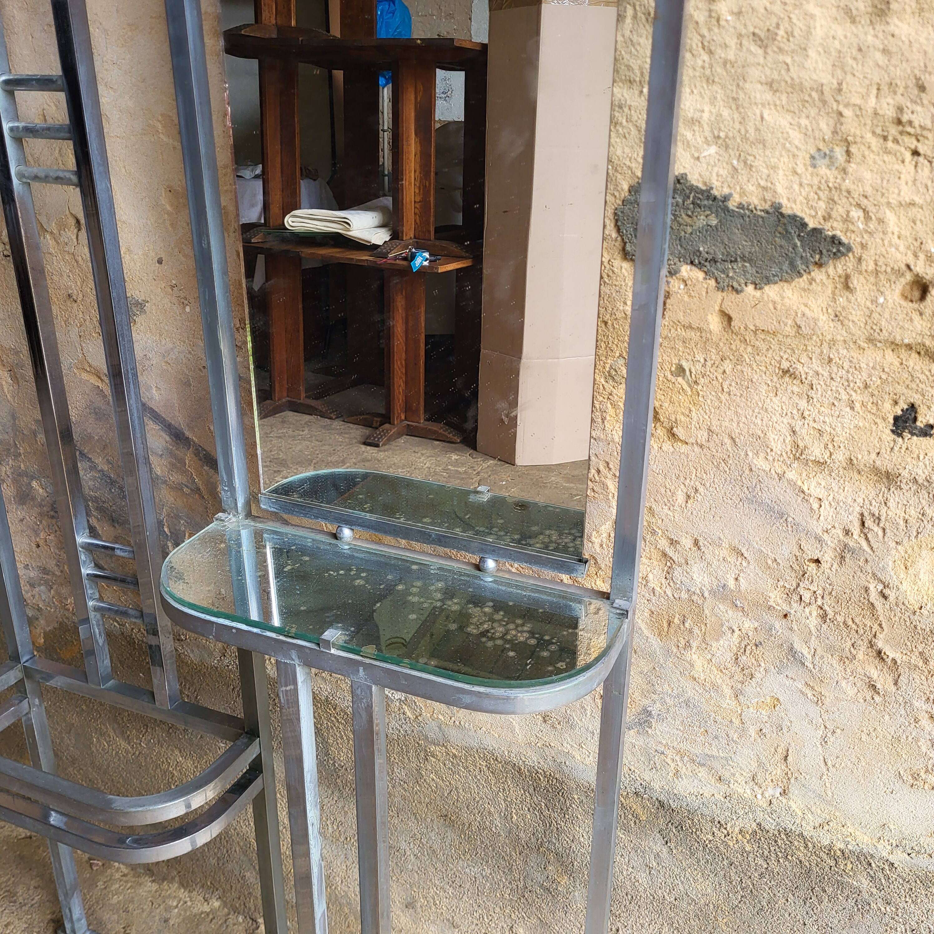 Entrance hall / Coat rack